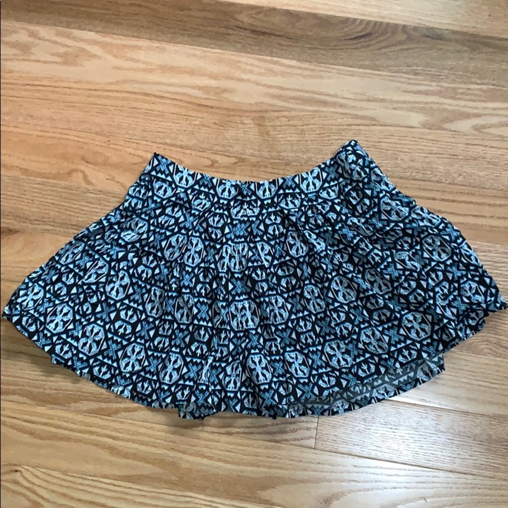 ♥️ Forever 21 Tribal Print Flounce Shorts